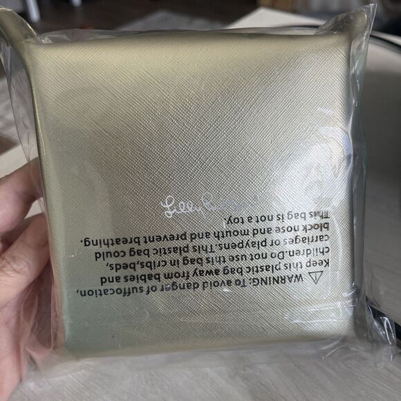 LILLY PULITZER Gold Leatherette Jewelry Organizer In Reel Life (New) - Picture 3 of 3